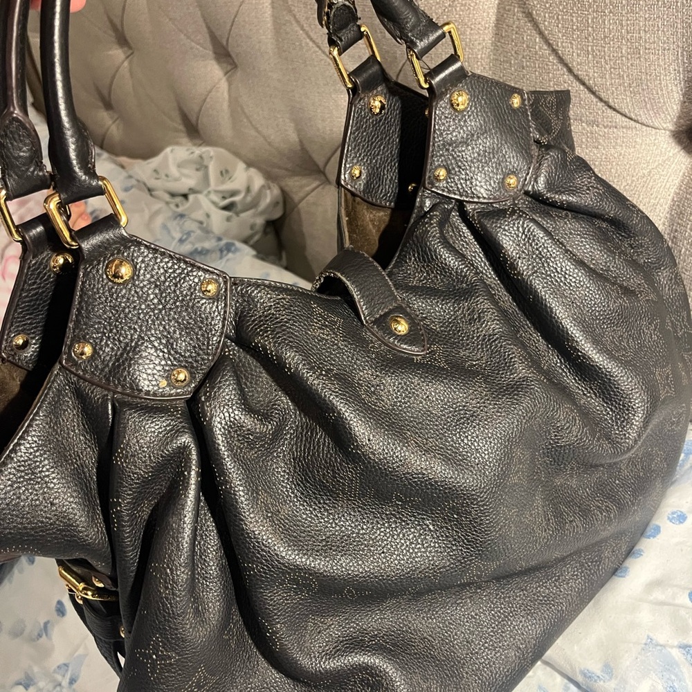 Louis Vuitton Black Leather Shoulder Bag - Picture 16 of 16